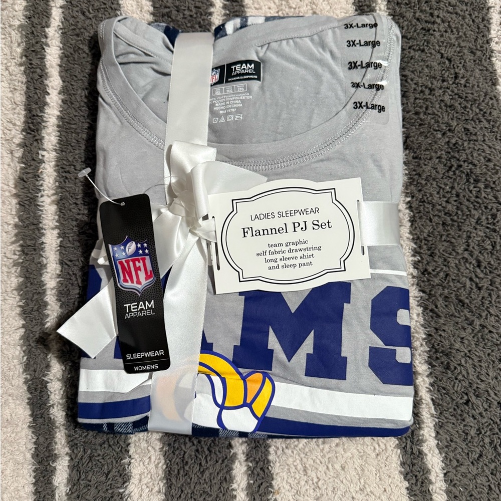 NWT WOMENS NFL PAJAMA SET WITH LONG SLEEVE TOP AND PANTS *RAMS* 3XL